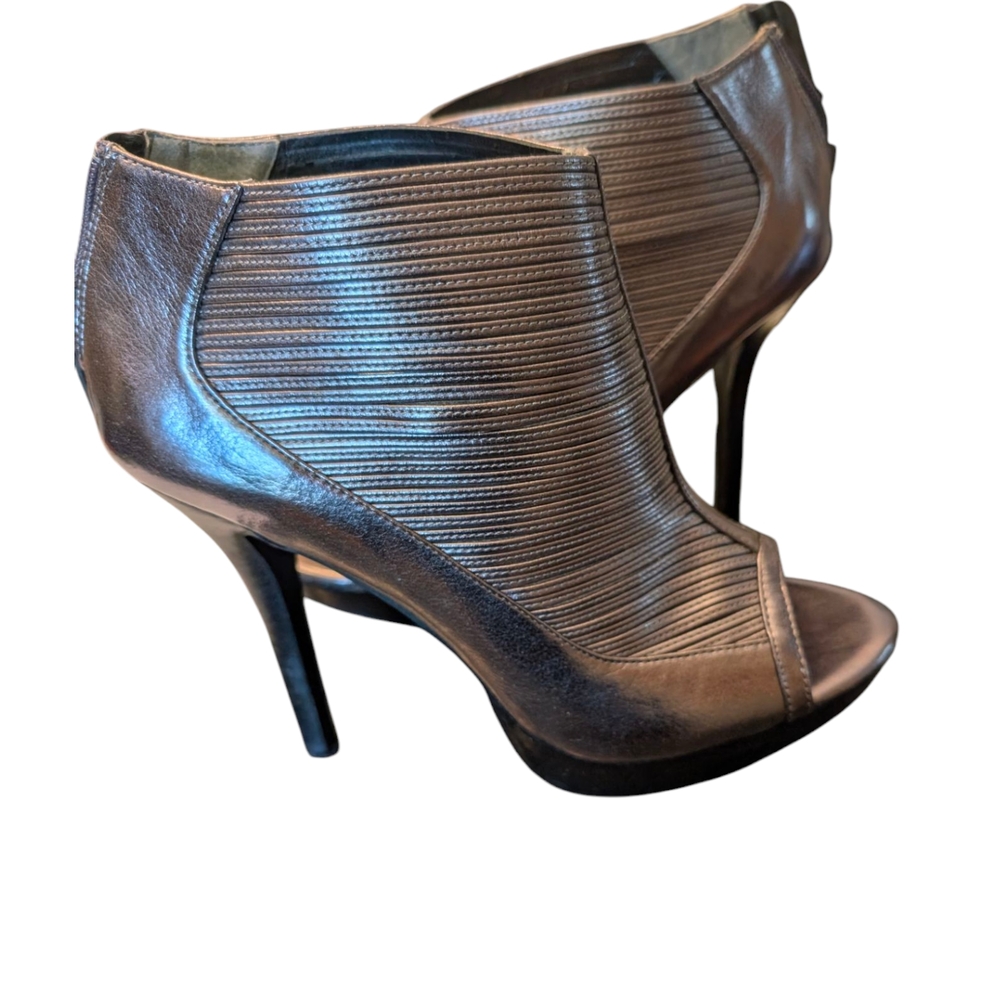 Carlos By Carlos Santana Gunmetal Heels